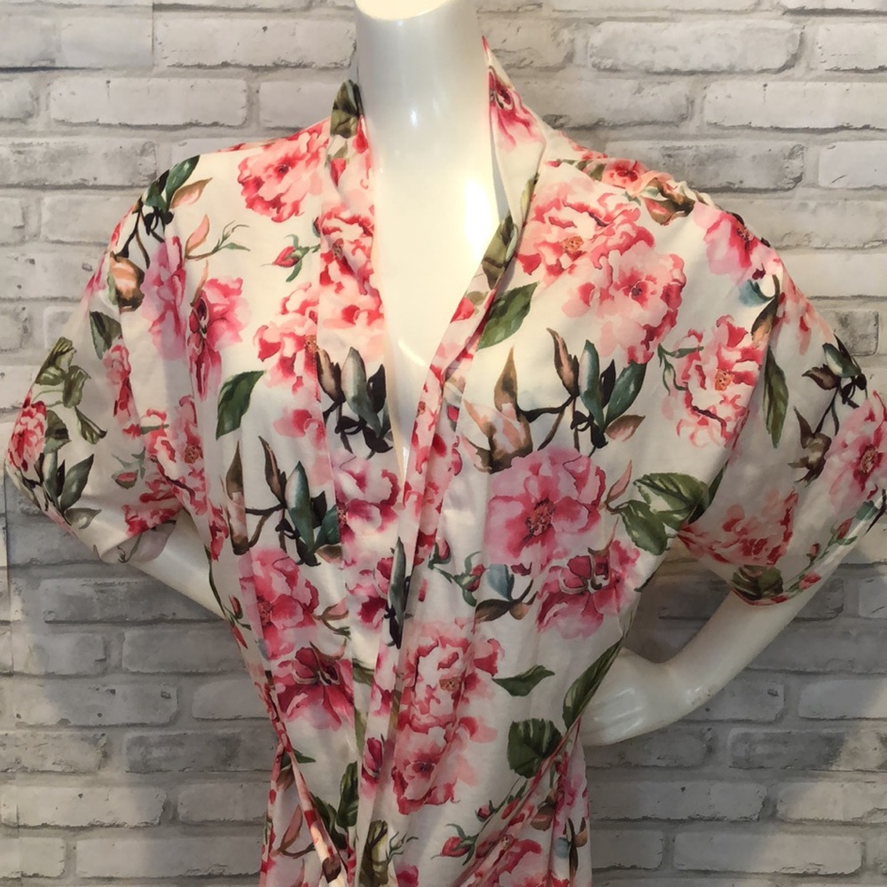 Show me your Mumu pink rose floral lightweight bath robe wrap waist tie belt